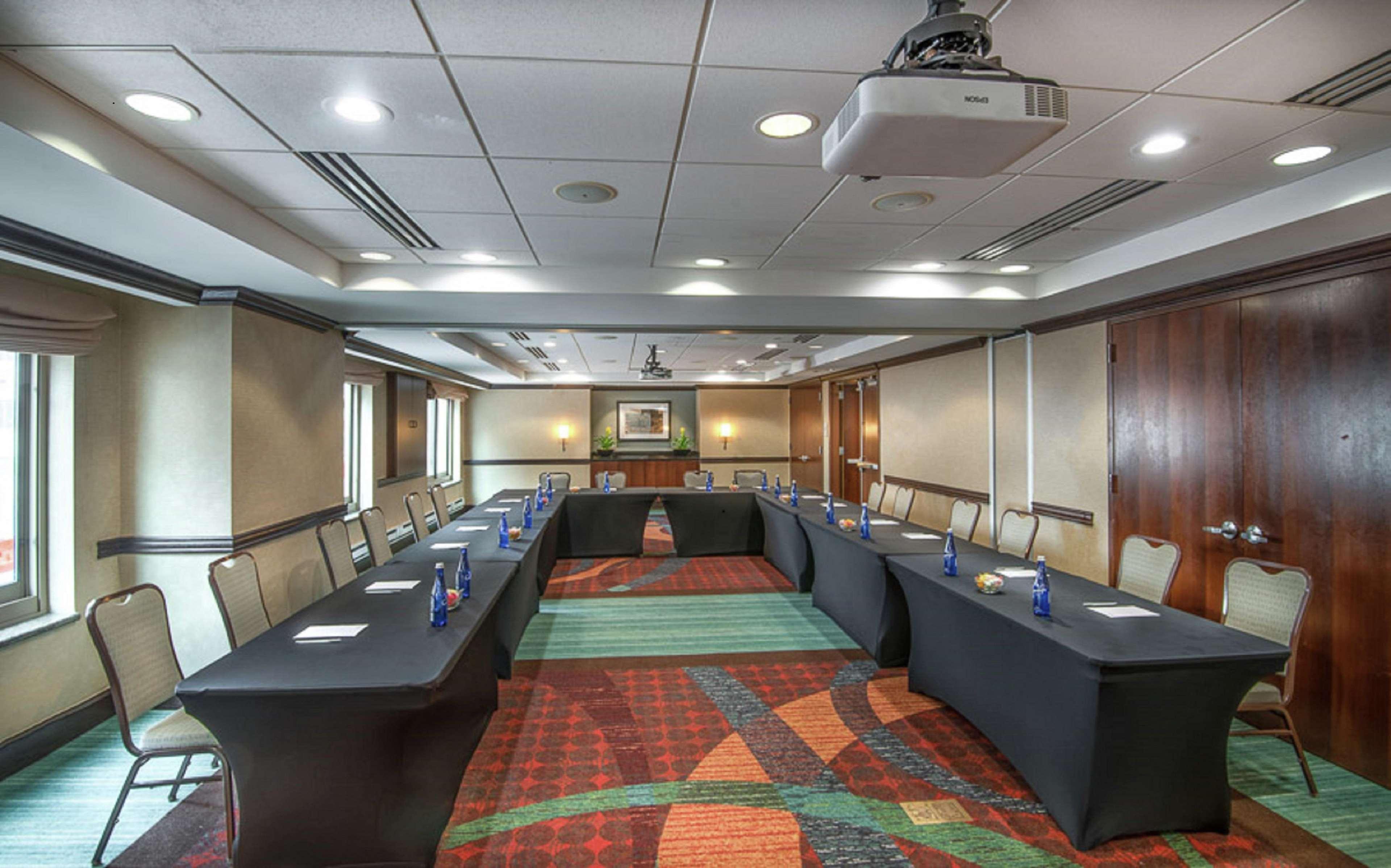 Hilton Garden Inn Bethesda Downtown Zewnętrze zdjęcie