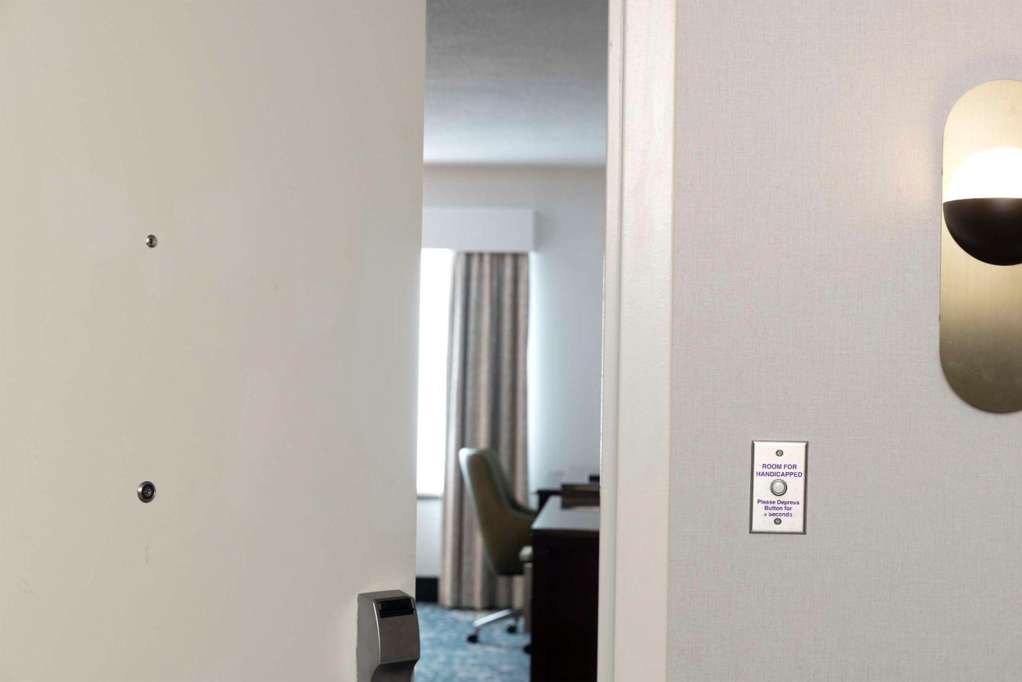 Hilton Garden Inn Bethesda Downtown Zewnętrze zdjęcie